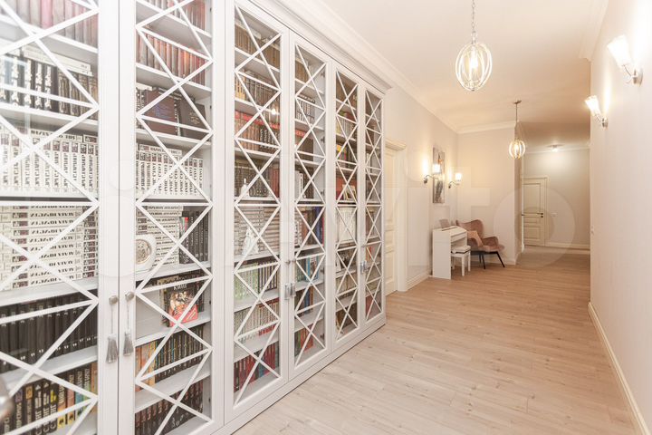 3-к. квартира, 200 м², 8/8 эт.