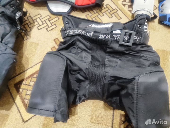 Детская хоккейная форма: трусы хоккейные