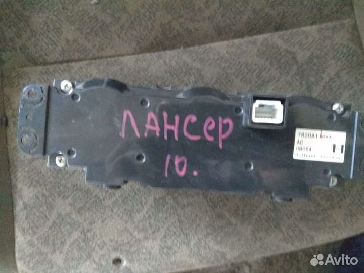 Блок управления печкой на Митсубиси Лансер 10