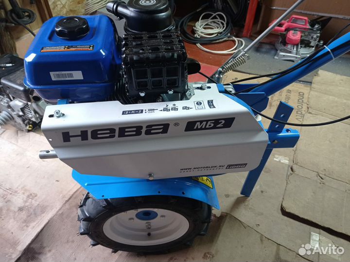 Мотоблок Нева мб 2, с щеткой и снегоуборщик