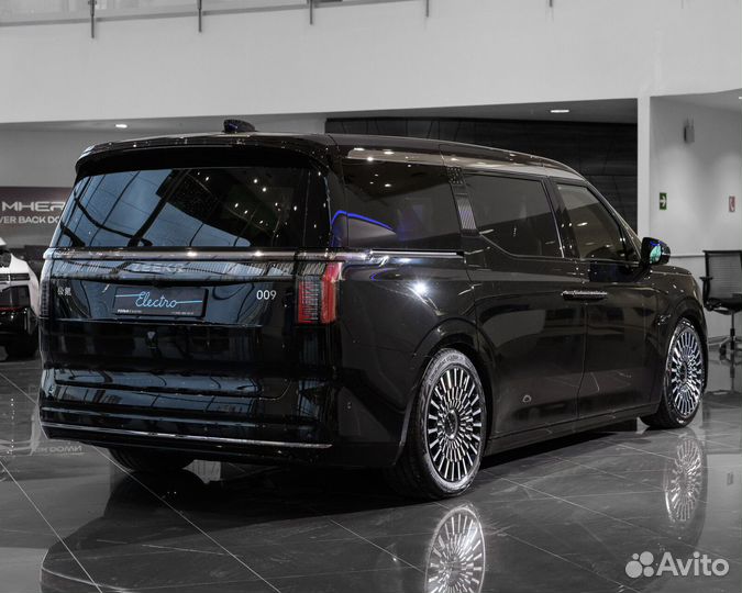 Zeekr 009 544 л.с. AT, 2024