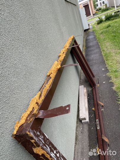 Дверь входная металлическая б/у