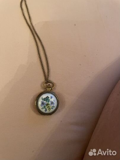 Часы кулон чайка