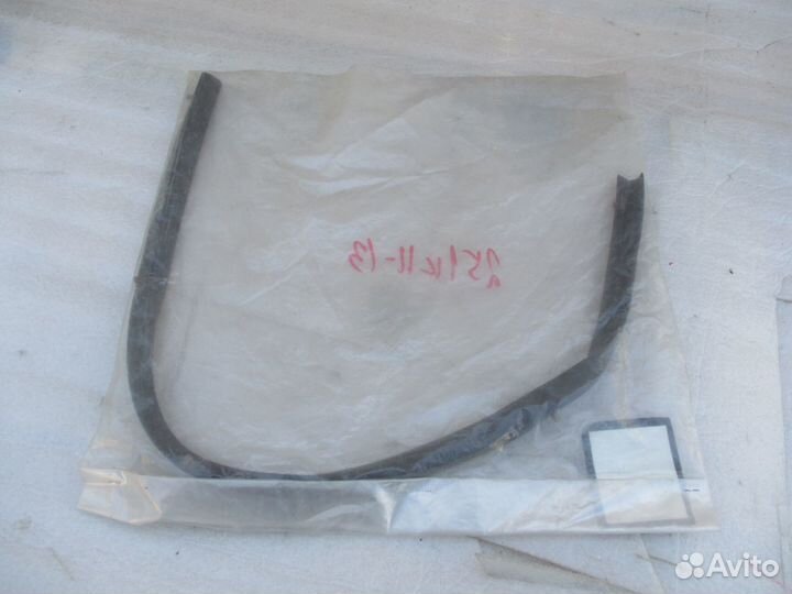 Уплотнитель капота Peugeot 4008; Новый Оригинал