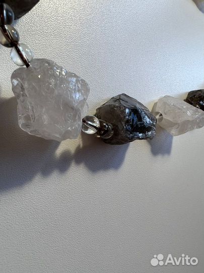 Колье из горного хрусталя и раузтопаза