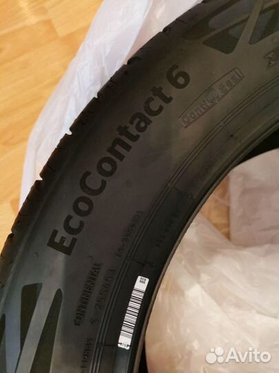 Continental EcoContact 6 235/45 R18 94W