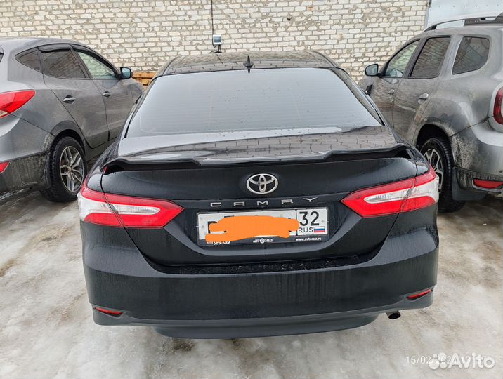 Спойлер на Toyota Camry 70 в стиле Khann