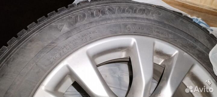 Dunlop SP Winter Ice 01 215/60 R16