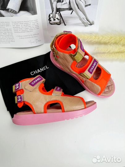 Босоножки Шанель на липучках