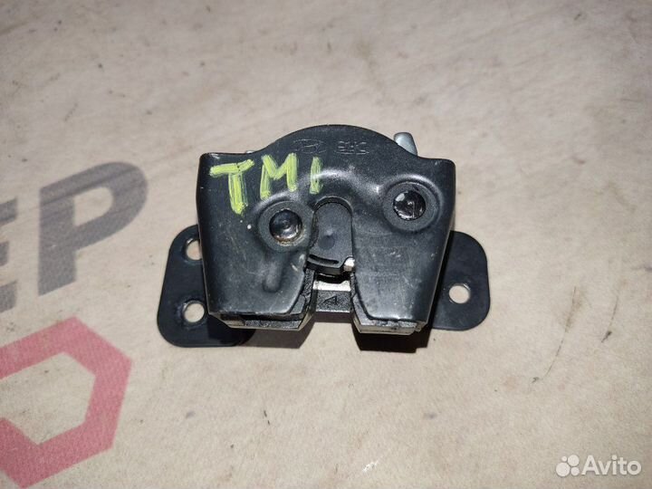 Замок стекла крышки багажника Hyundai Tucson