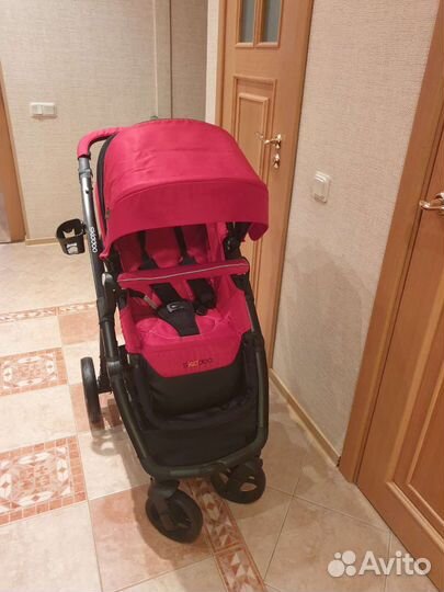 Прогулочная коляска. Новая
