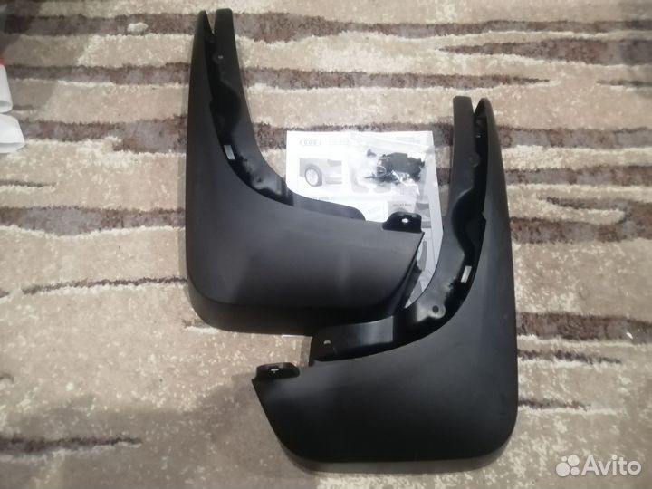 Новый комплект задних брызговиков Audi Q5 2008-13