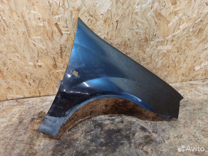 Крыло правое под ремонт Renault Logan 1
