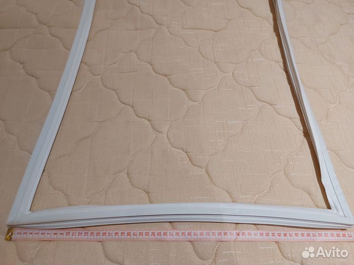 Уплотнительная резинка для двери холодильника