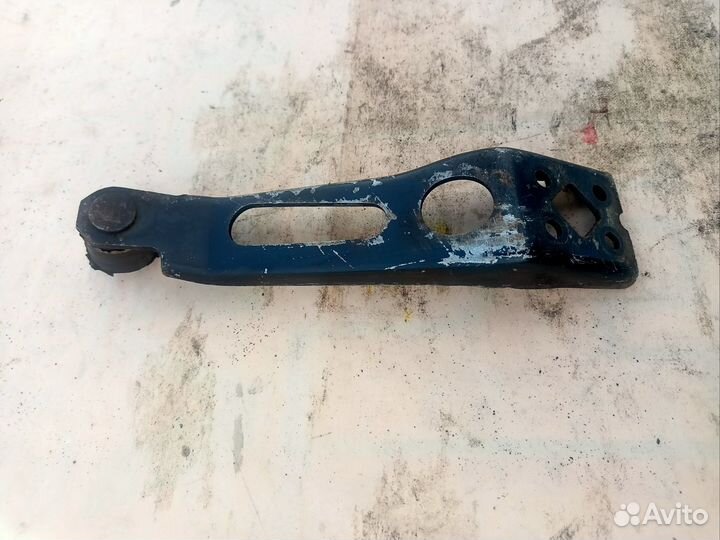 Кронштейн Opel Astra H хэтчбек 2007