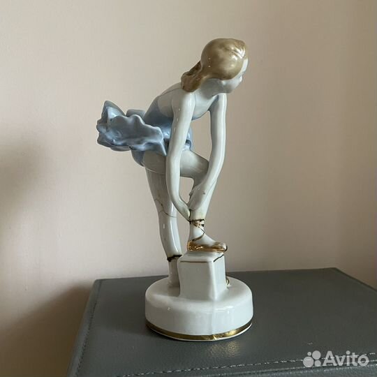 Статуэтка юная балерина Дулево фарфор битая