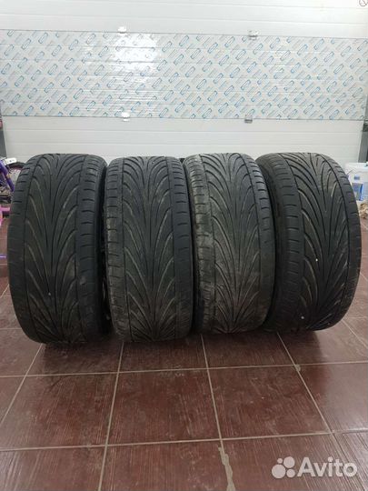 Toyo Proxes T1-R 275/35 R20 и 275/35 R20