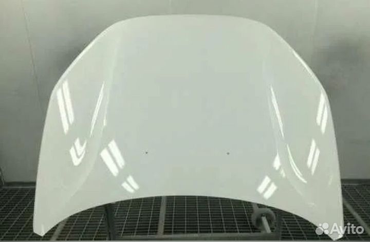 Капот Лада Веста. Белый