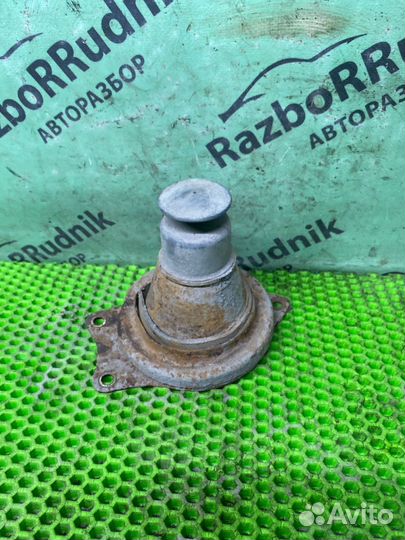 Отбойник задний Mazda Familia