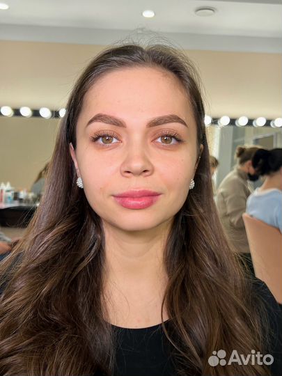 Коррекция и окрашивание бровей