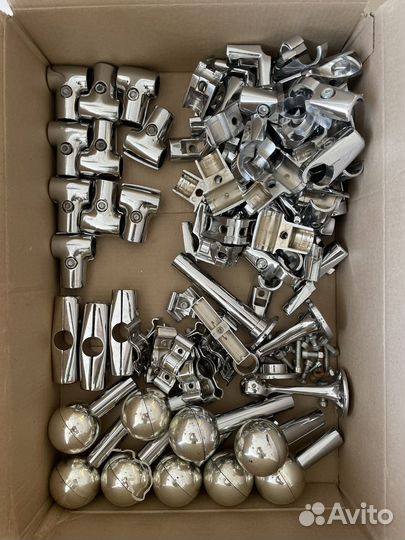 Оборудование для магазина одежды и аксессуаров
