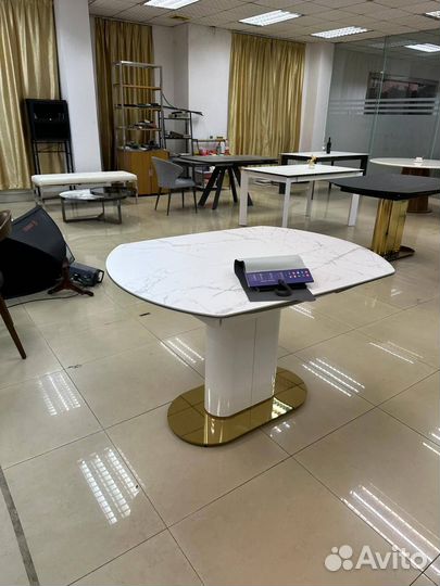 Дизайнерский стол Атриум