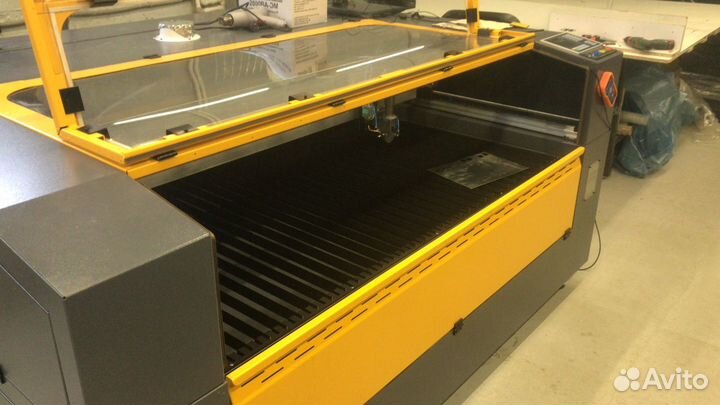 Чпу Станок лазерной резки 1100х1600