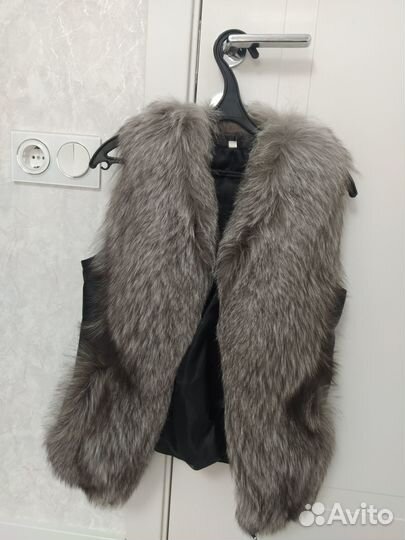 Меховая жилетка