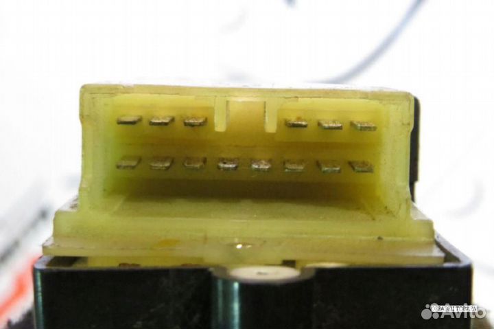 Блок управления С\П toyota hilux surf KDN185G KDN1