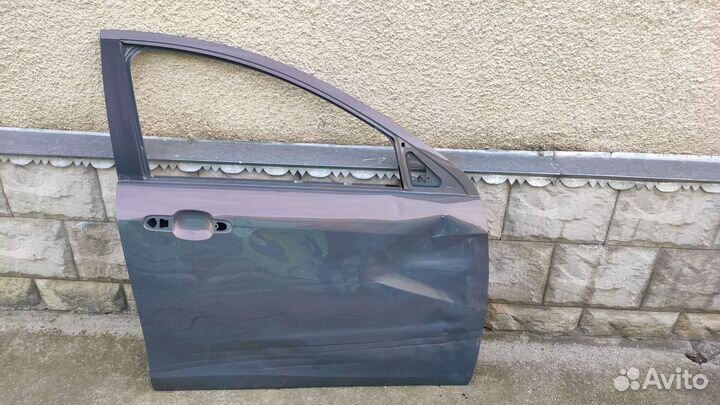 Дверь на Лада Веста