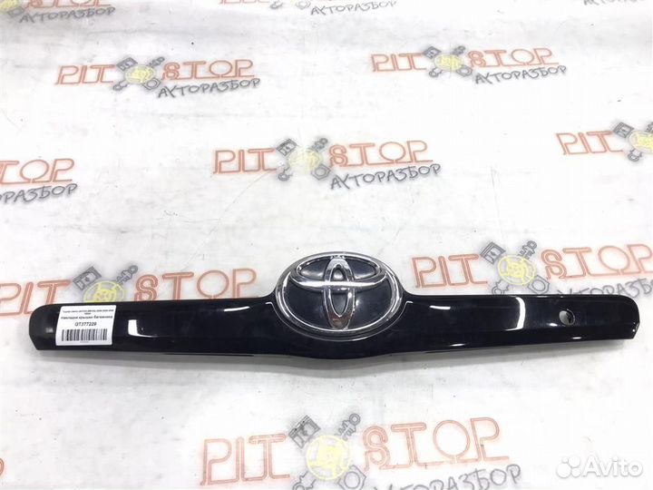 Накладка крышки багажника Toyota Camry (ACV40,GSV