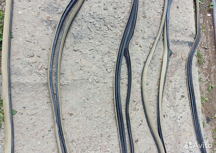 Уплотнительная резинка дверей Хонда CR V 3