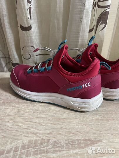 Кроссовки на девочку 33