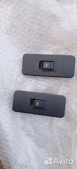 Кнопка стеклоподъемника пассажиркого Discovery 3