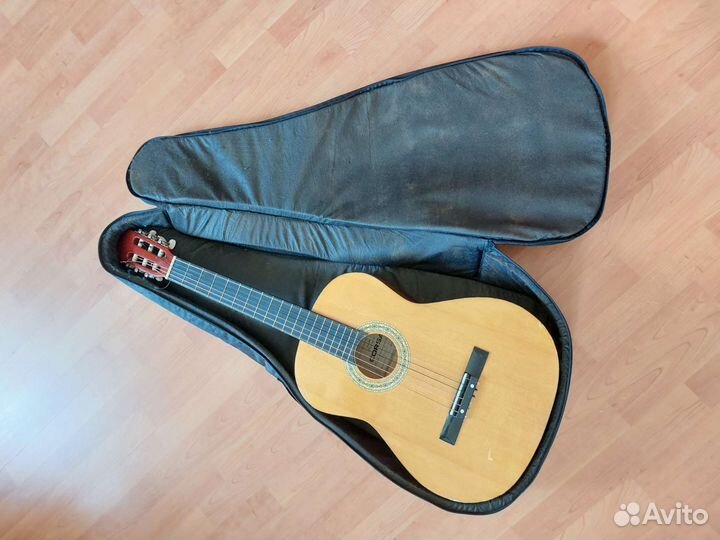 Акустическая гитара