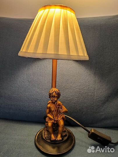 Лампа настольная