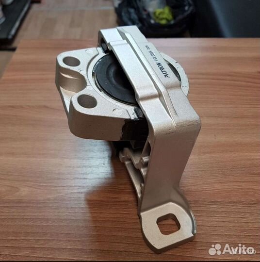 Подушка правая гидроопора Ford Focus 2/3, C-Max