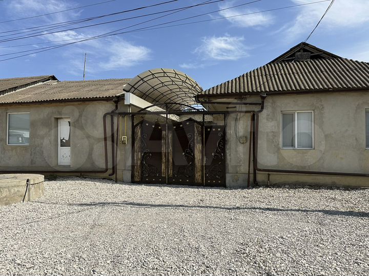 Дом 900 м² на участке 9 сот.