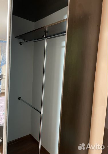 Шкаф купе с зеркалом