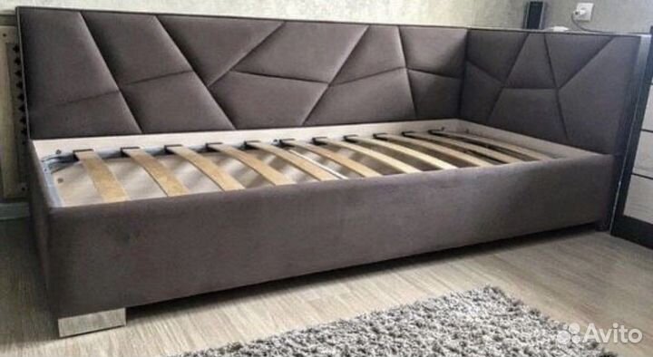 Изготавливаю одно-двуспальные обитые кровати. каче