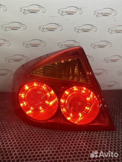 Левый фонарь Nissan Skyline V35