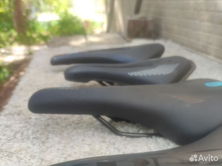 Седло велосипедное средней ширины