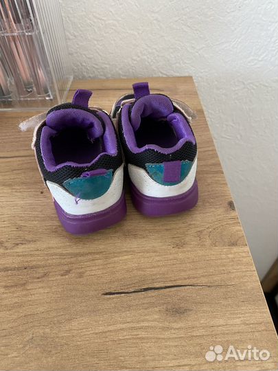 Кроссовки для девочки
