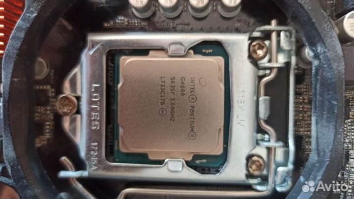 Материнская плата с процессором