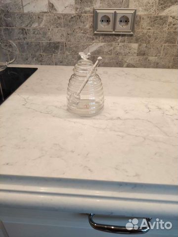 Ёмкость для меда с булавой и ориг. крышечкой