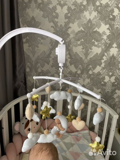 Мобиль на кроватку из фетра