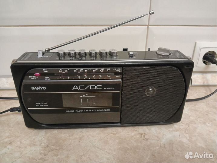 Магнитола sanyo M 1740H