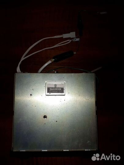 Автомобильный радиоприемник 