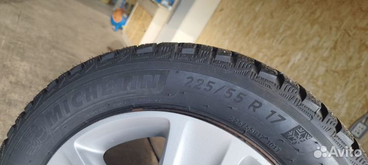 Michelin X-Ice North 4 225/55 R17