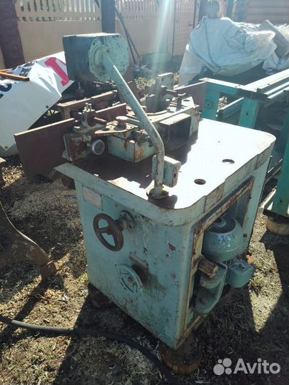 Вертикальный фрезерный станок по дереву